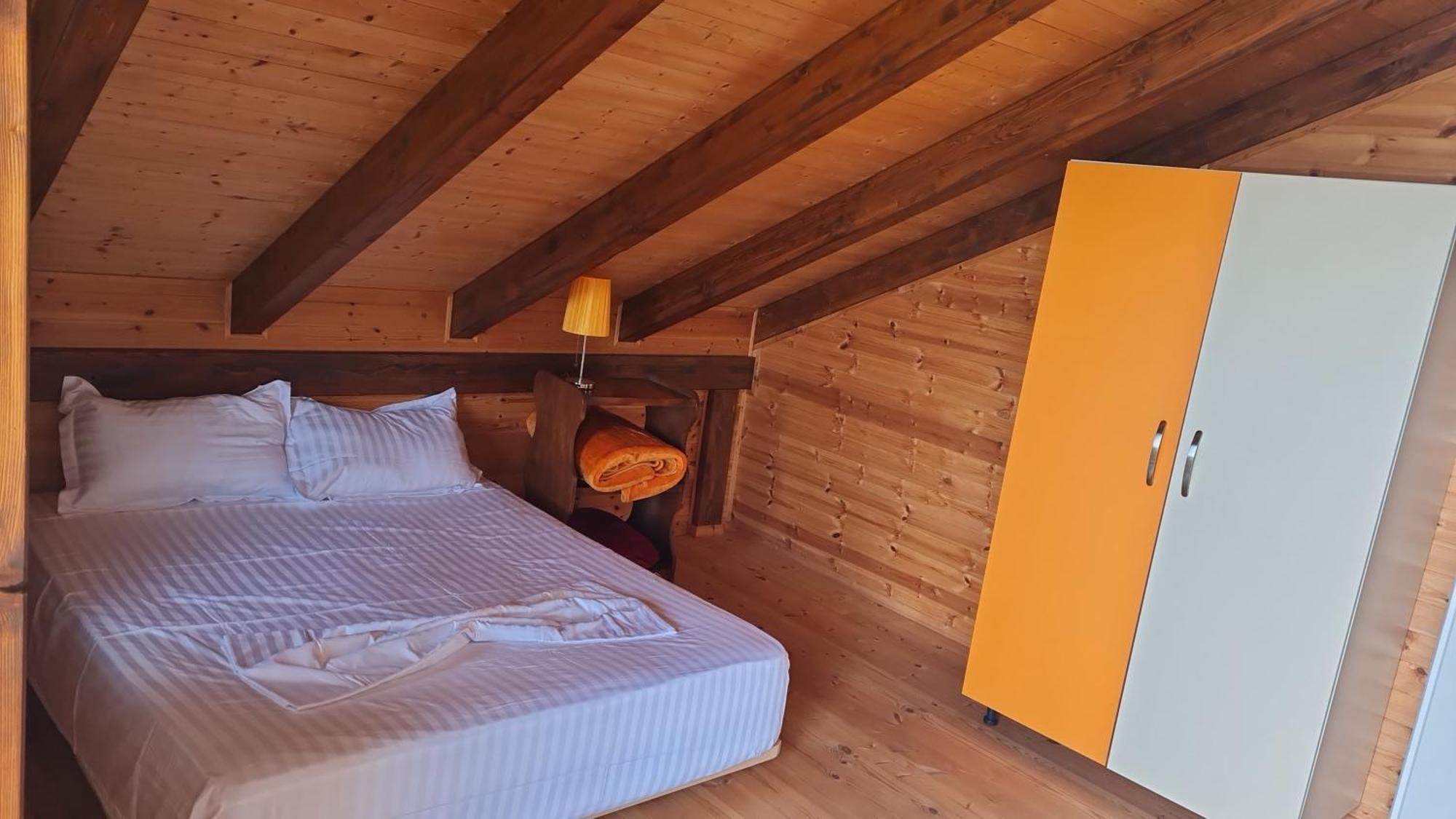 Sol Apartments Gjiri Lalzit ドゥラス エクステリア 写真