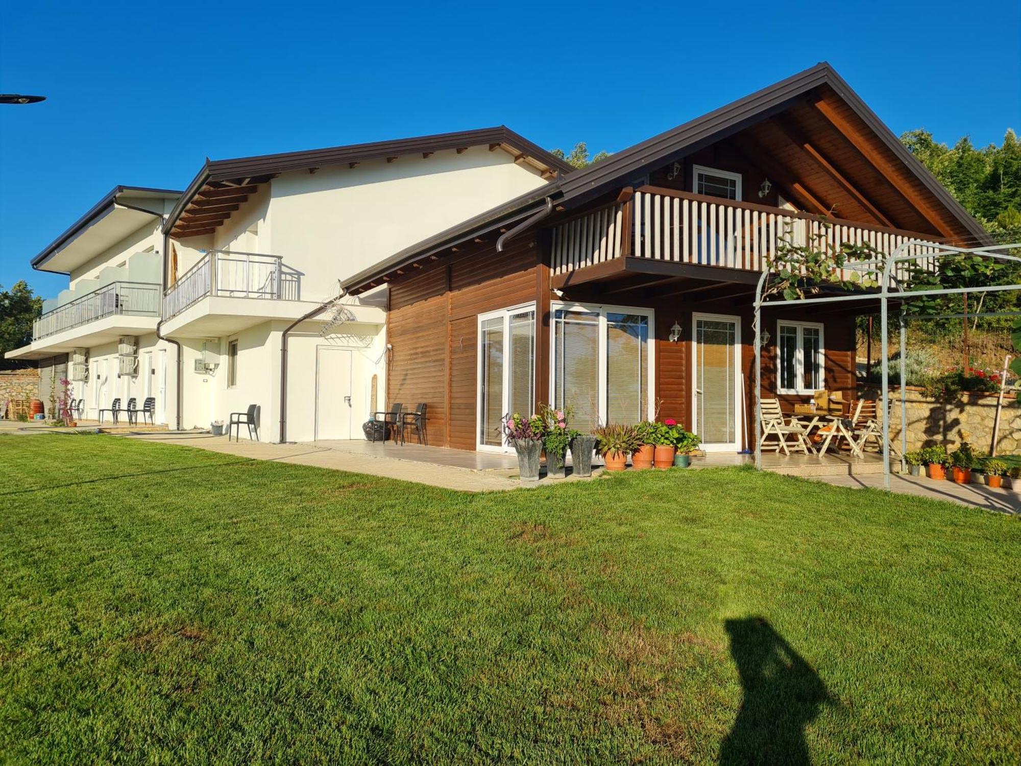 Sol Apartments Gjiri Lalzit ドゥラス エクステリア 写真